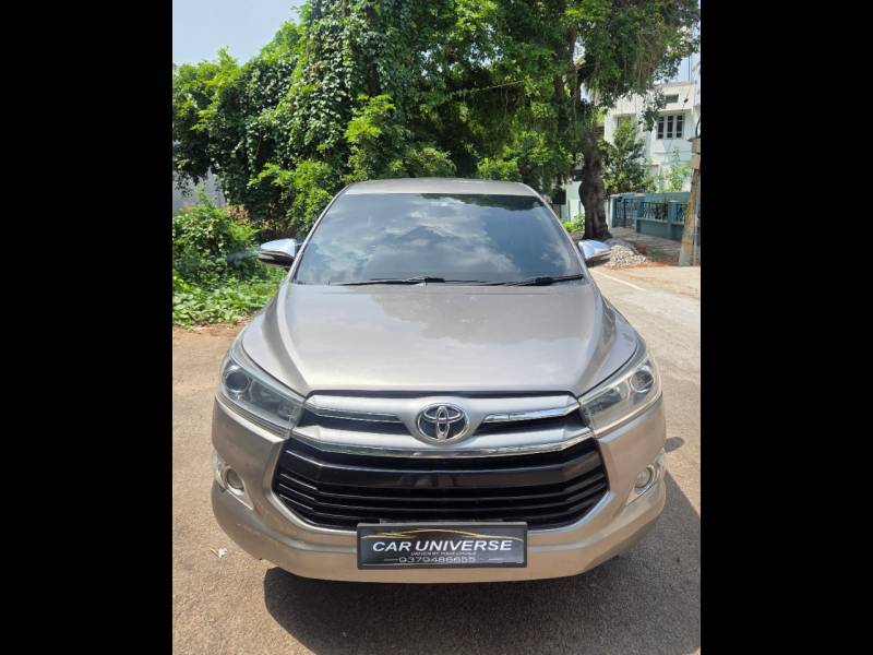 Toyota Innova Crysta 2.4 Z 7 STR