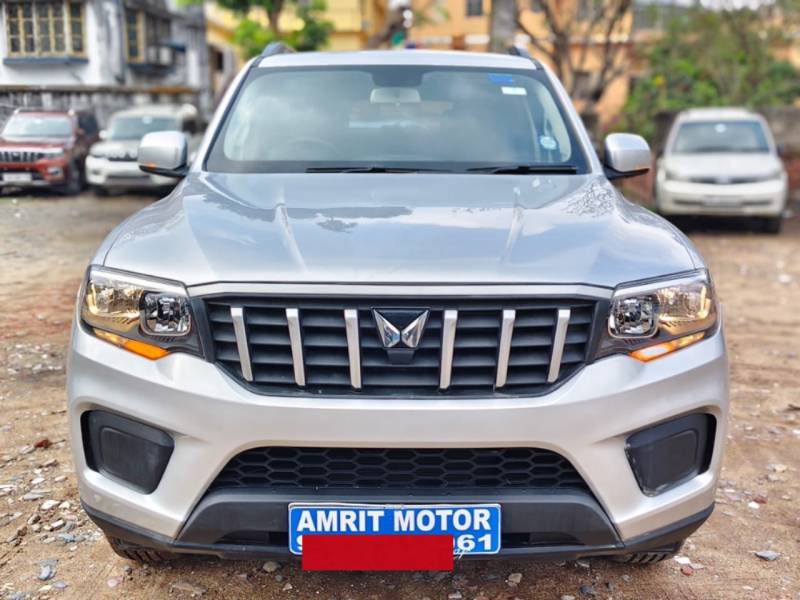Mahindra Scorpio-N Z4 Petrol MT 7 STR