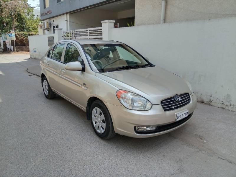 Hyundai Verna Xi