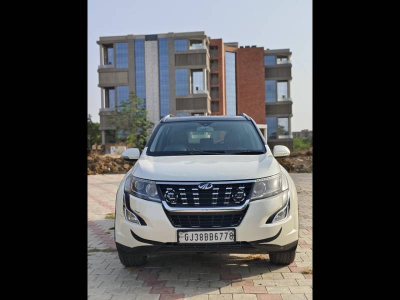 Mahindra XUV500 W11 AT