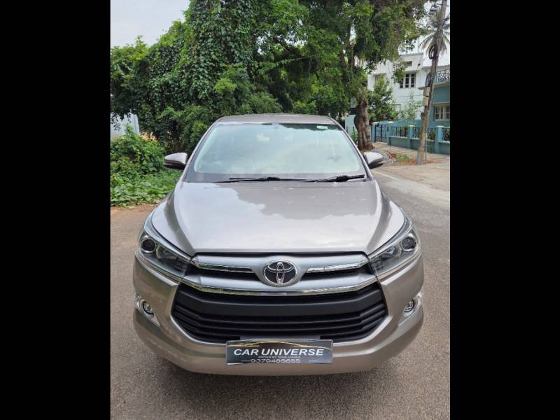 Toyota Innova Crysta 2.4 VX 8 STR
