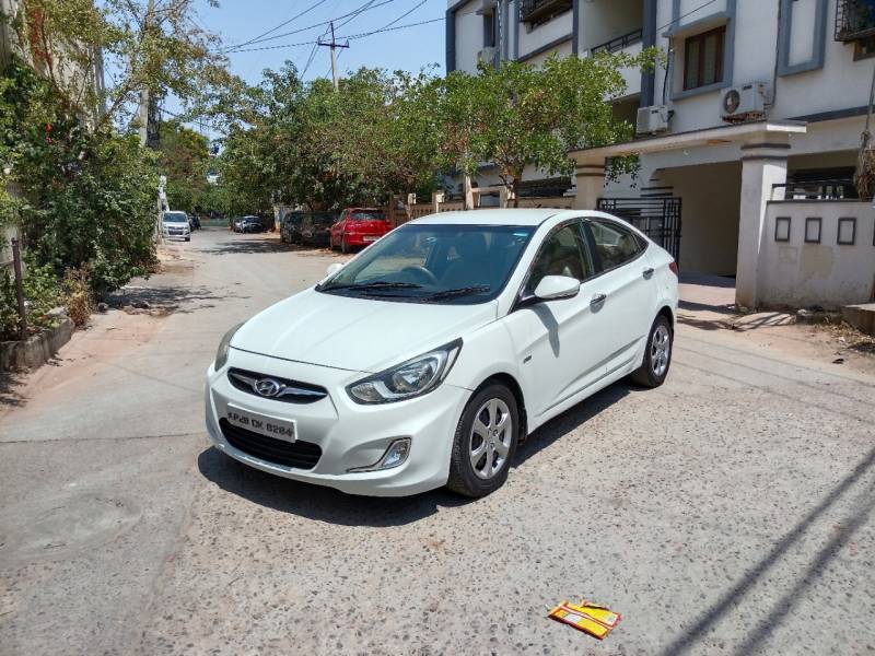 Hyundai Verna Fluidic 1.6 CRDI