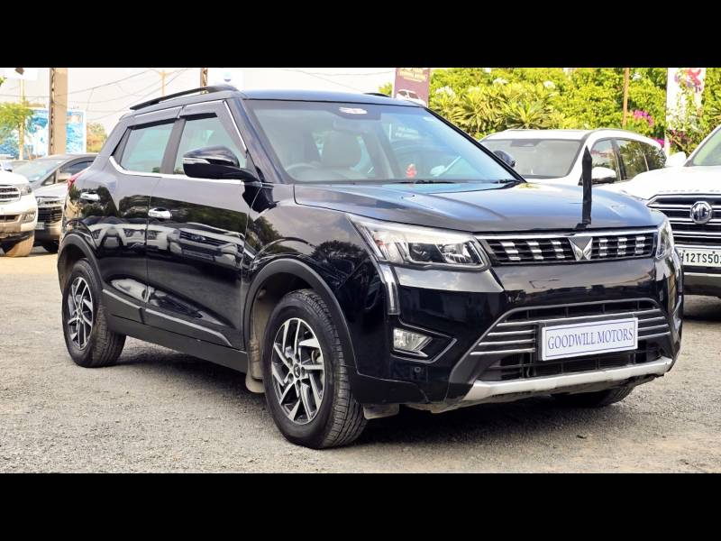 Mahindra XUV 300 W8 (O) 1.5 Diesel AMT