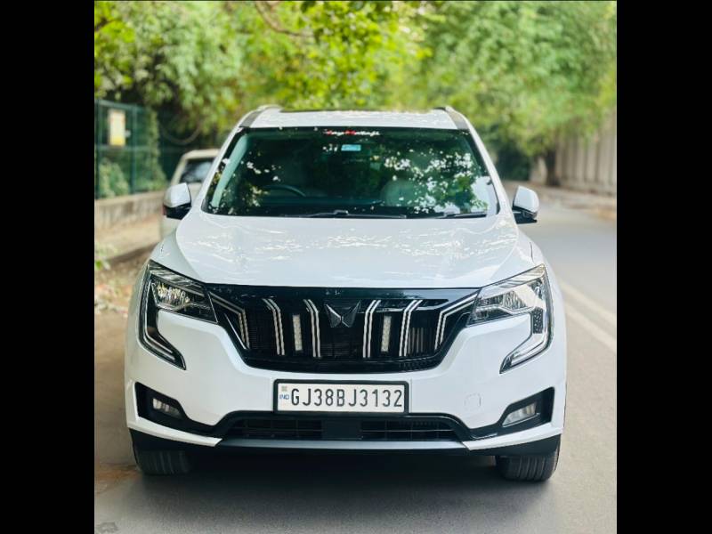 Mahindra XUV700 AX7 Luxury Pack Diesel AT 7 STR