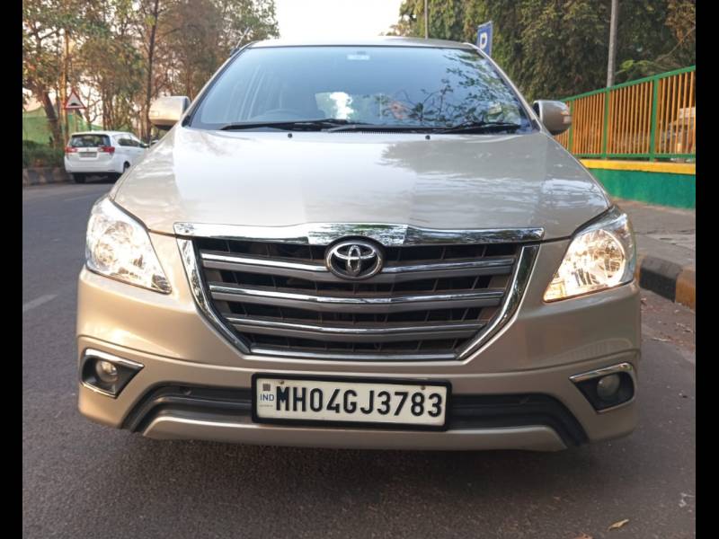 Toyota Innova 2.5 VX 8 STR