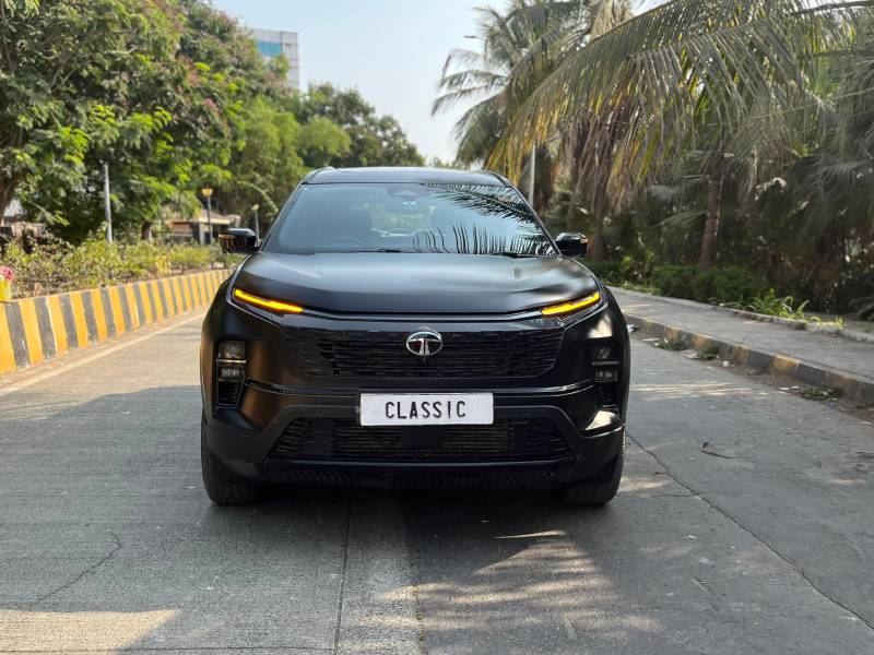Tata Safari Accomplished Plus 7 STR Stealth Edition AT