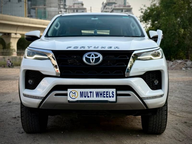 Toyota Fortuner 4X2 AT 2.8 Diesel