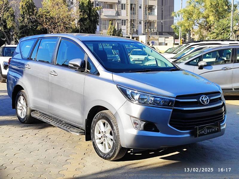 Toyota Innova Crysta 2.8 GX AT 7 STR