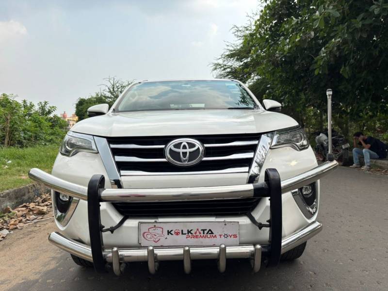 Toyota Fortuner 2.8 4x2 MT