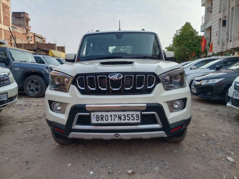 Mahindra Scorpio S11 MT 7S