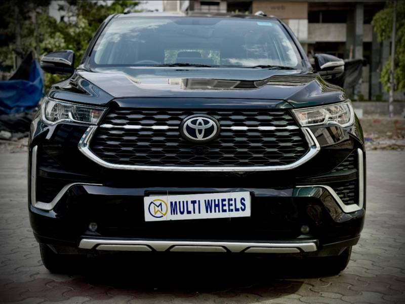 Toyota Innova Hycross VX (O) Hybrid 8 STR