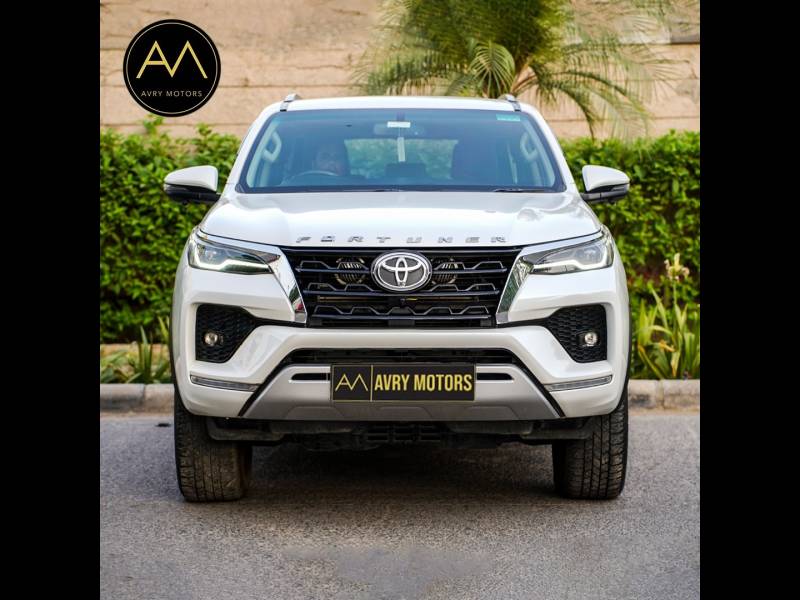 Toyota Fortuner 4X2 AT 2.8 Diesel