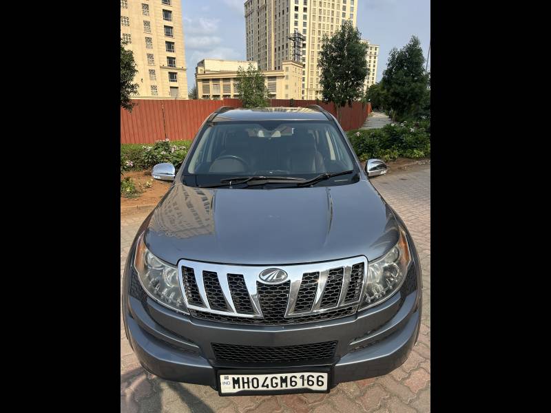 Mahindra XUV500 W8