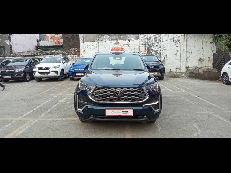 Toyota Innova Hycross ZX Hybrid 7 STR