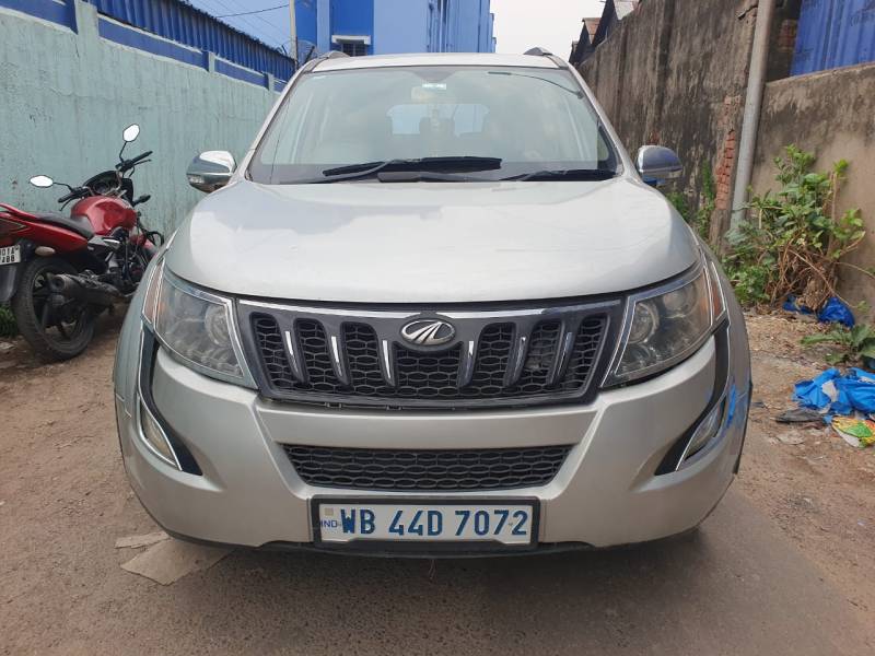 Mahindra XUV500 W8