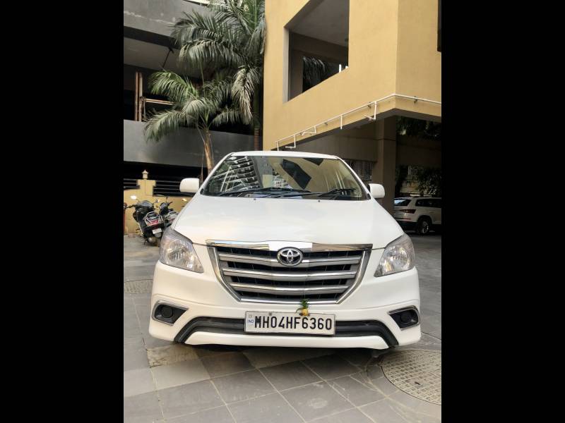 Toyota Innova 2.5 G BS IV 8 STR