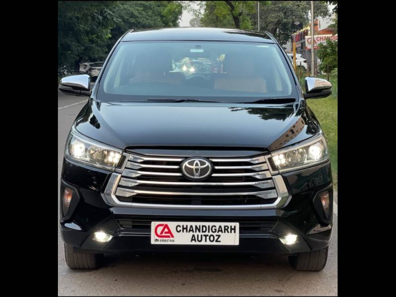 Toyota Innova Crysta 2.4 ZX AT 7 STR