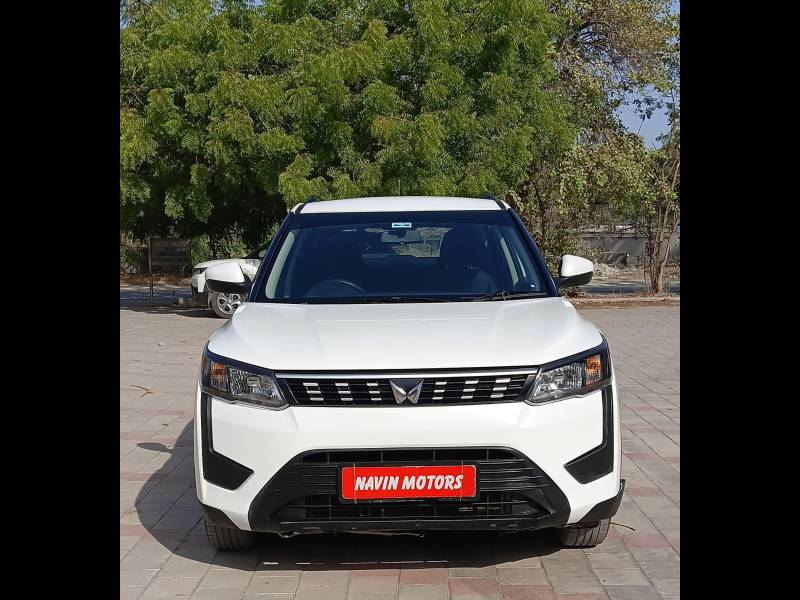 Mahindra XUV 300 W6 1.2 Petrol