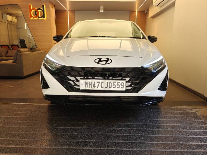 Hyundai i20 Asta (O) 1.2 IVT Dual Tone