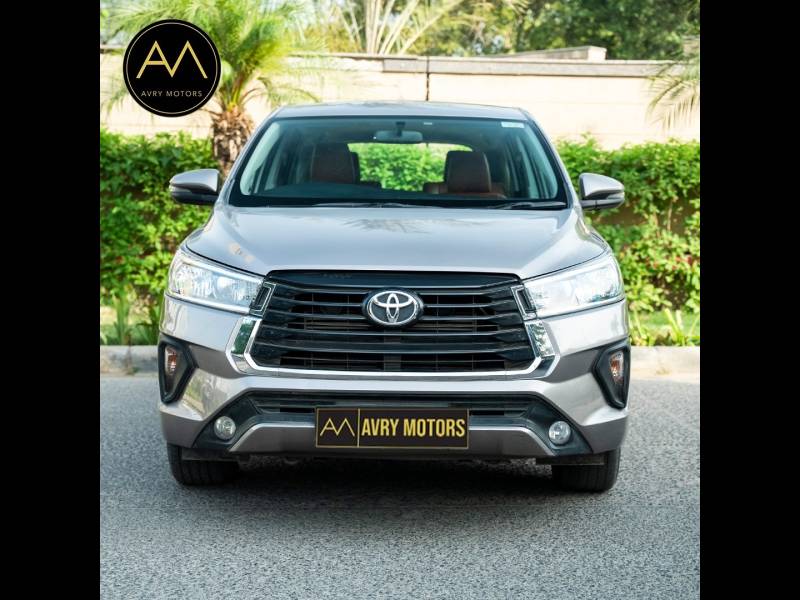 Toyota Innova Crysta 2.4 G 7 STR