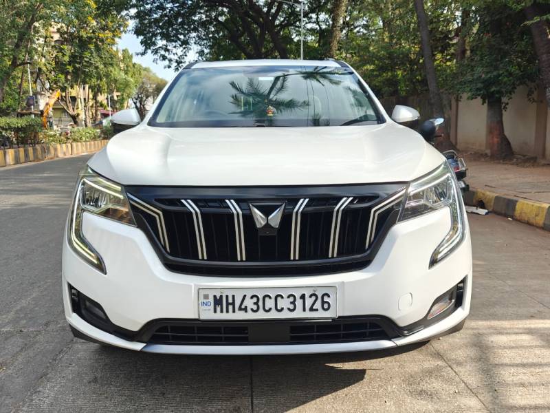 Mahindra XUV700 AX7 Luxury Pack Petrol AT 7 STR