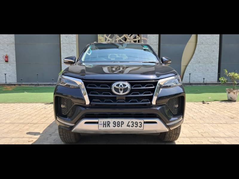 Toyota Fortuner 4X2 AT 2.8 Diesel