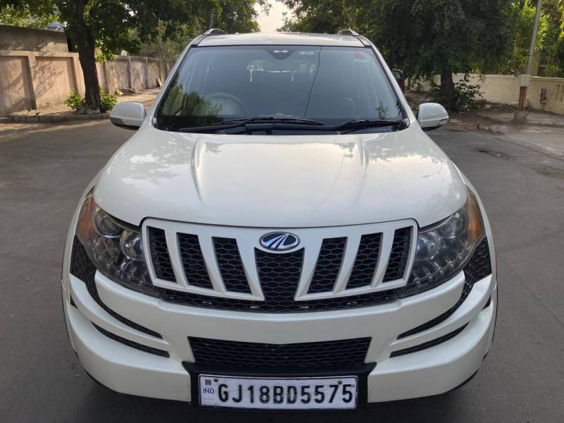 Mahindra XUV500 W8