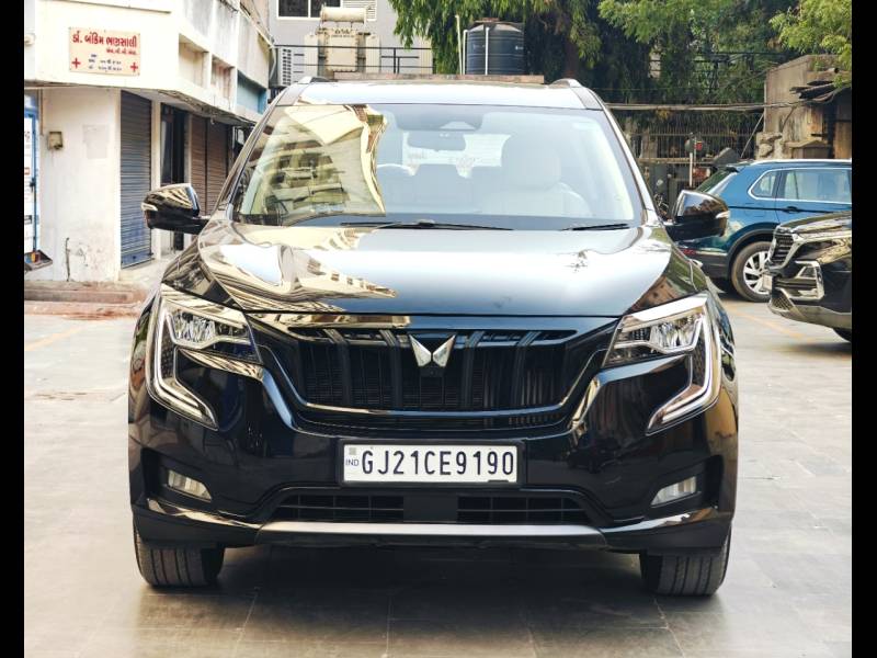 Mahindra XUV700 AX 7 Luxury Pack Diesel MT 6 STR
