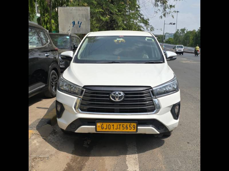 Toyota Innova Crysta 2.4 GX 8 STR
