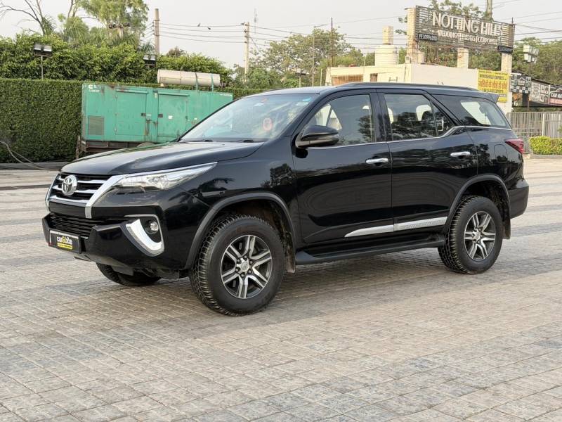 Toyota Fortuner 2.8 4x2 MT
