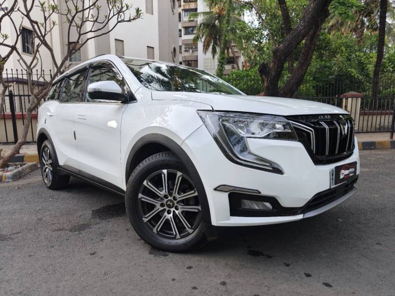 Mahindra XUV700 AX 7 Petrol MT 7 STR