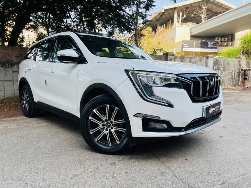 Mahindra XUV700 AX 7 Petrol MT 7 STR