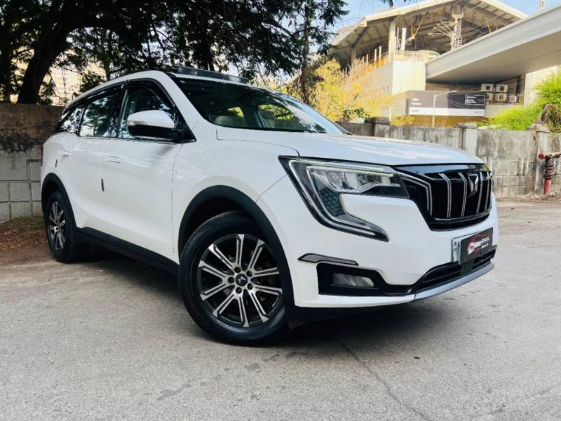 Mahindra XUV700 AX 7 Petrol MT 7 STR