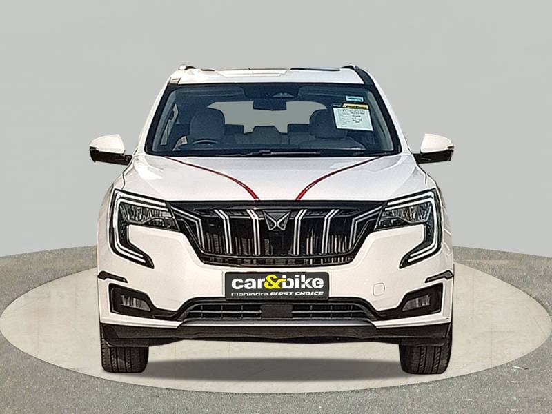Mahindra XUV700 AX 7 Luxury Pack Petrol AT 7 STR
