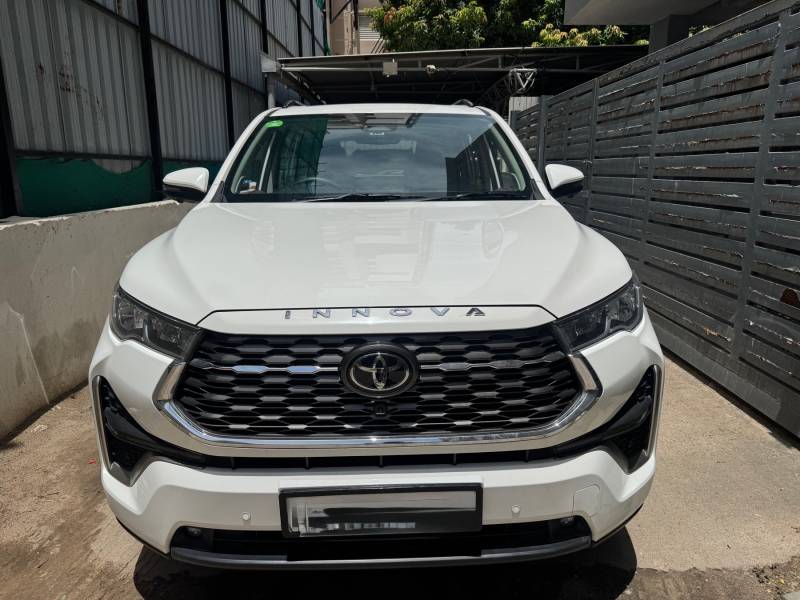 Toyota Innova Hycross ZX (O) Hybrid 7 STR