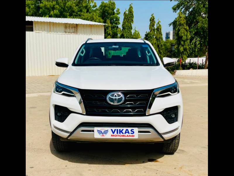 Toyota Fortuner 4x2 AT