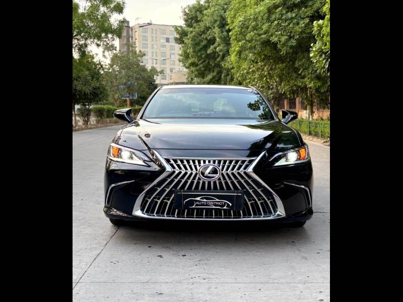 Lexus ES 300h Exquisite