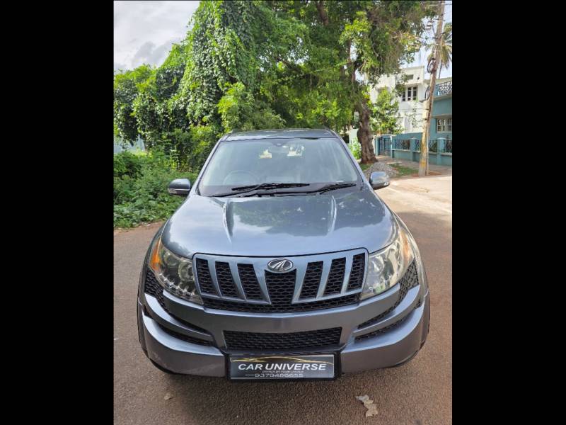 Mahindra XUV500 W8
