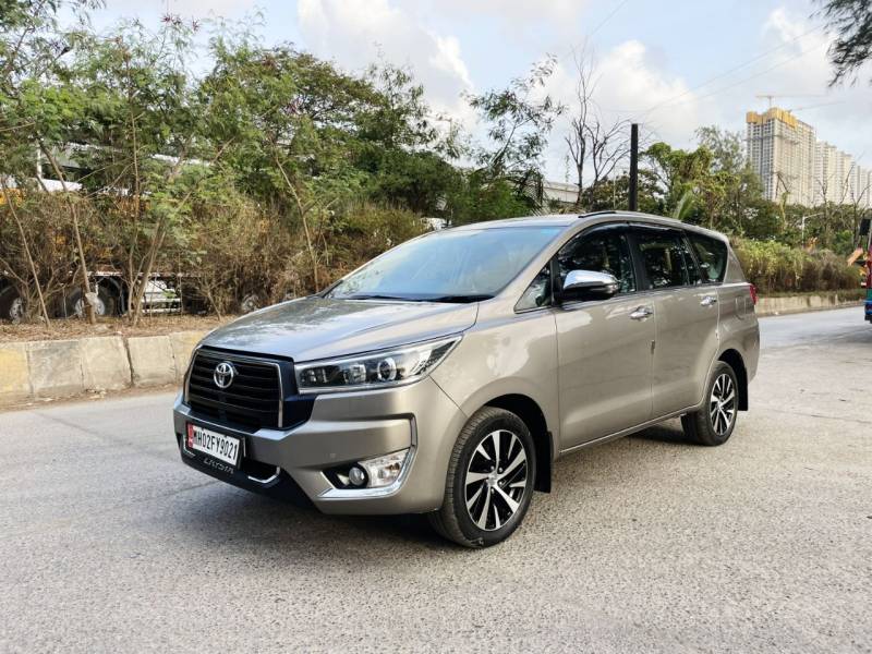 Toyota Innova Crysta 2.4 Z 7 STR
