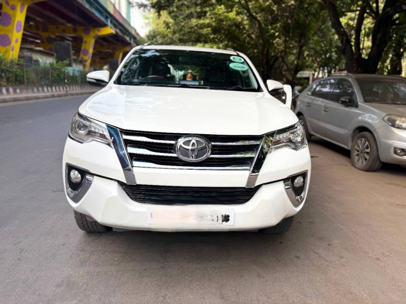 Toyota Fortuner 4x2 AT