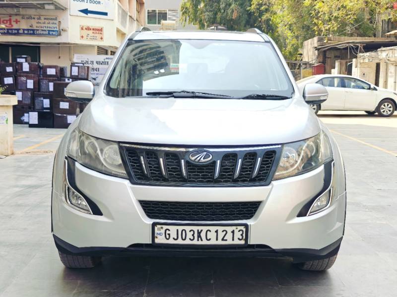 Mahindra XUV500 W10 AWD
