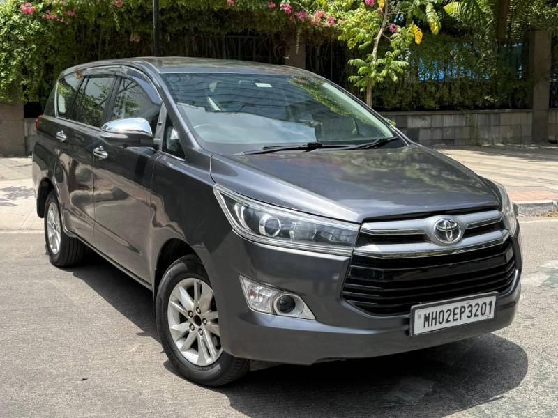 Toyota Innova Crysta 2.8 ZX AT 7 STR