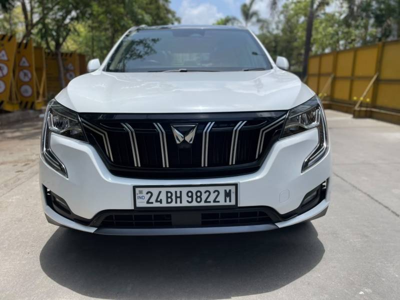 Mahindra XUV700 AX 7 Luxury Pack Diesel AT 7 STR