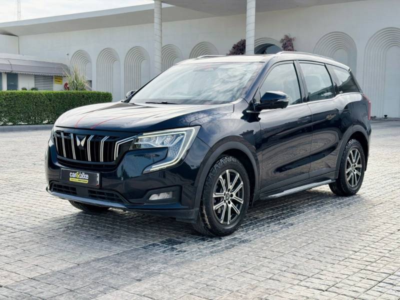 Mahindra XUV700 AX7 Luxury Pack Petrol AT 7 STR