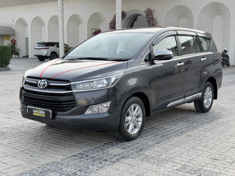 Toyota Innova Crysta 2.4 GX 7 STR