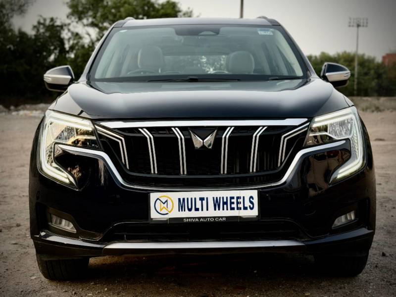 Mahindra XUV700 AX7 Petrol MT 7 STR