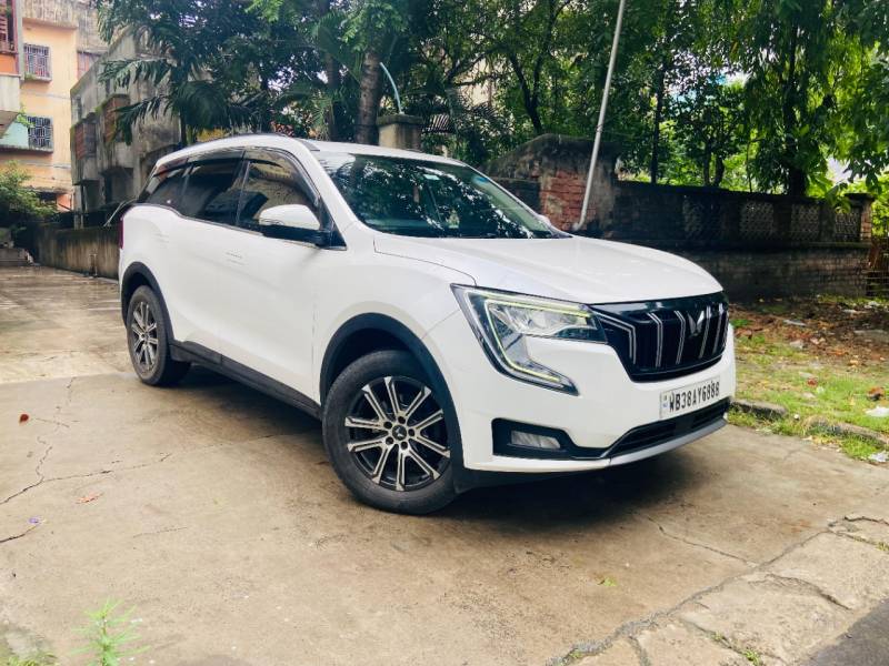 Mahindra XUV700 AX 7 Petrol MT 7 STR