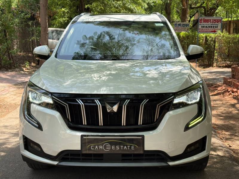 Mahindra XUV700 AX7 Luxury Pack Diesel AT AWD 7 STR
