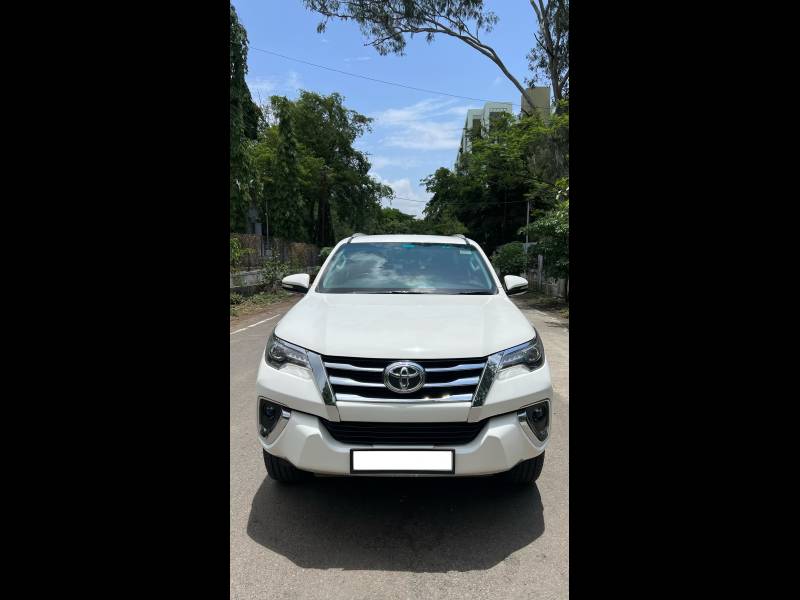 Toyota Fortuner 2.8 4x4 AT