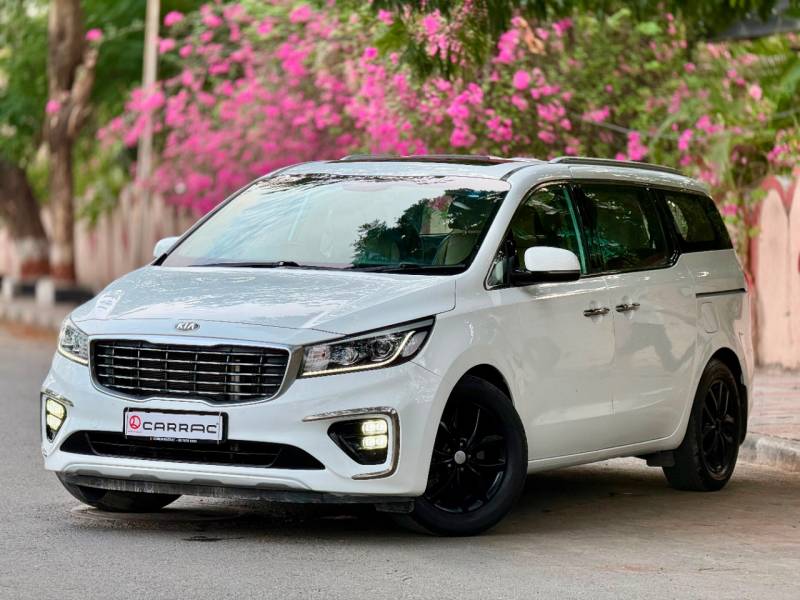 Kia Carnival Limousine 7 STR